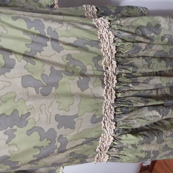 Z & L Camo Tassels Back Crochet Trim S Tunic Top - Picture 2 of 10